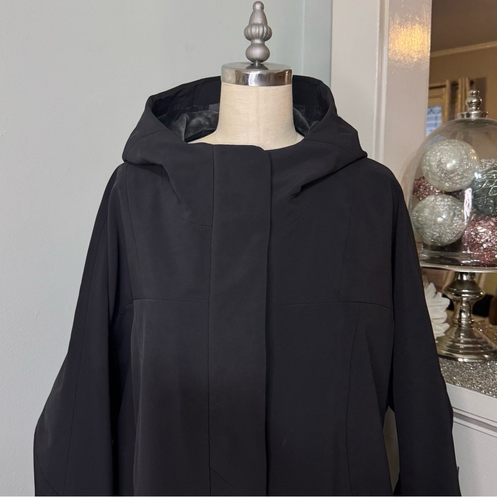 Lululemon RepelShell Cinch Back Rain Jacket Waterproof Windproof Velour Lined 12 - Picture 6 of 13